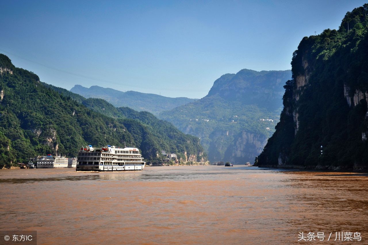 三峡，白帝城的前世今生:朝辞白帝彩云间，千里江陵一日还!