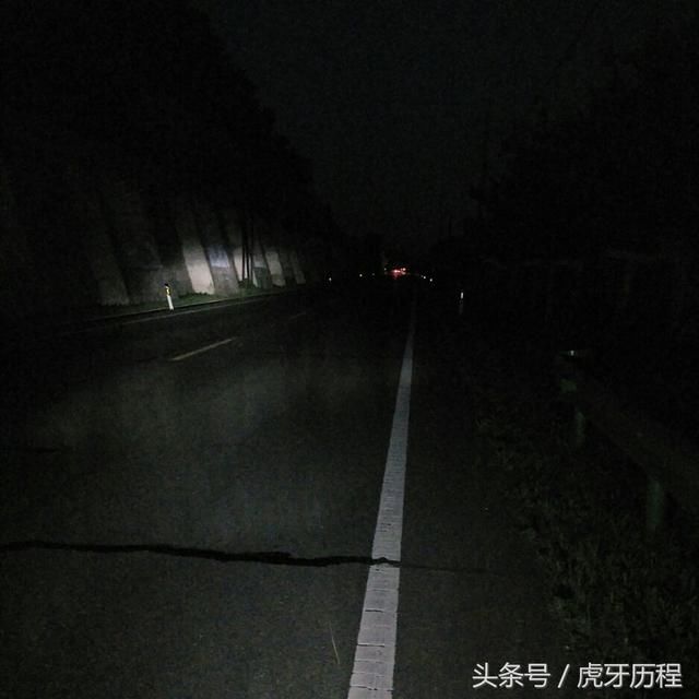 财经要闻 正文  走夜路,晚上10点到达珲春市密江乡,想去珲春市,在密江