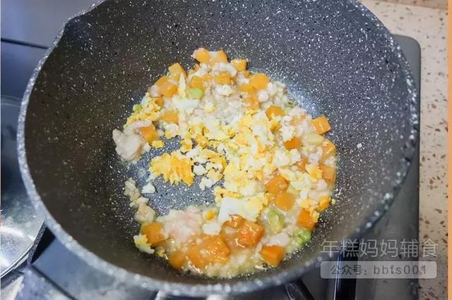 别再逼娃吃白米饭啦，换个方式吃主食，更香更营养