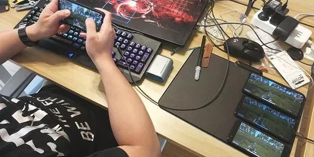 荣耀play实战对飚小米6,低配4GB版照样游戏吃鸡