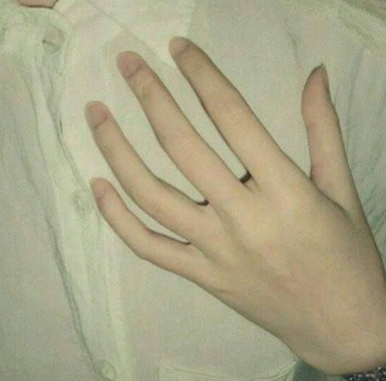 心理测试：4只漂亮的手，哪只是女人的？你看人的眼光准不准！
