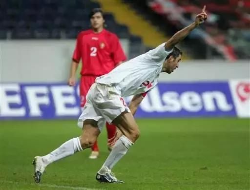 揭幕战足球来自太空!世界杯最难破记录!