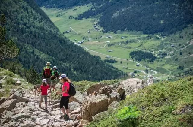 袖珍国安道尔，比利牛斯山中免税天堂！