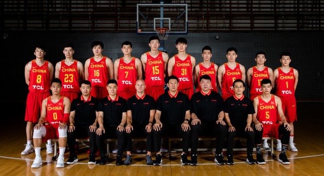 中国男篮斯杯大名单:小丁周琦领衔红队!蓝队李