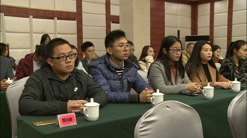 我县73名新录用公务员和参公人员正式入职