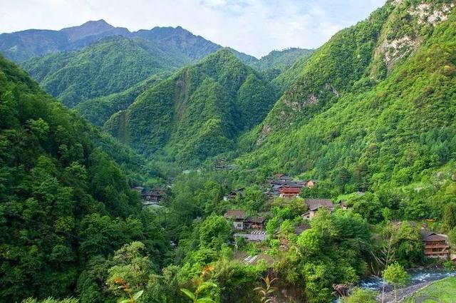 被川A大军冷落的桃源净土，堪称世界级的低调风光，自驾耍3天！