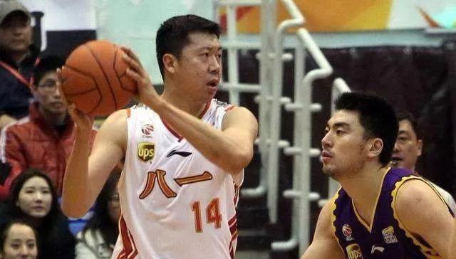 郅敬CBA赛场上的传说!他是中国篮球最受争