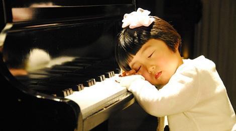 孩子四岁就学琴,让他走钢琴专业路线还是放弃