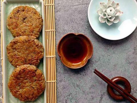 最简单的家常做法藕饼 t01d88f528a907bdadc.jpg