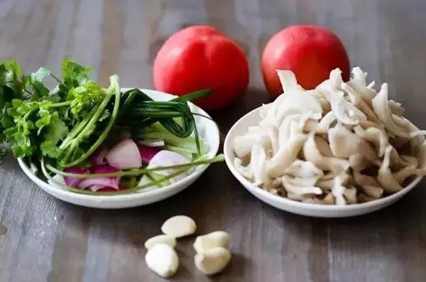 火遍各大购物中心的番茄水煮鱼,做法在这里!