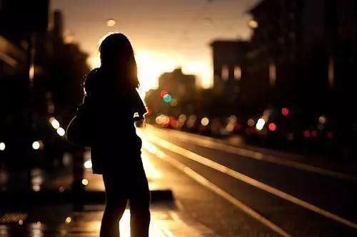 心情不好伤感说说:鱼那么信任水,水却煮了鱼