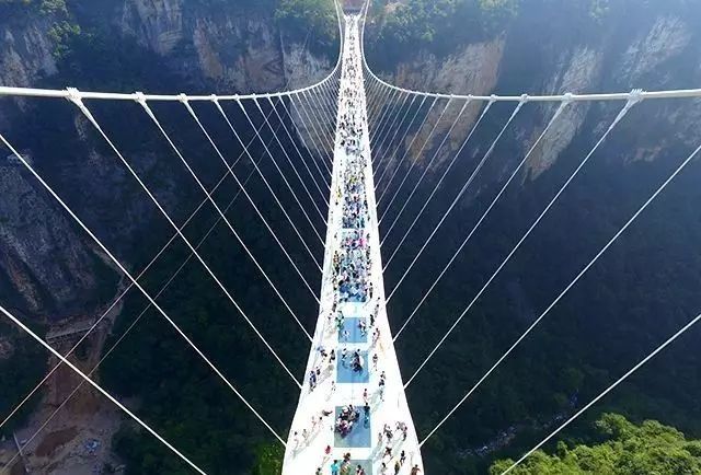 终于来了!浙江最长高空玻璃栈道开放!敢走我敬你是条汉子!