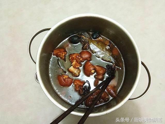 猪蹄就爱这样吃，我家1周做2次，每次吃精光，儿子光听名字就馋！