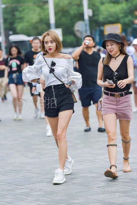 街拍:千篇一律并没什么特色,这些街拍达人总能