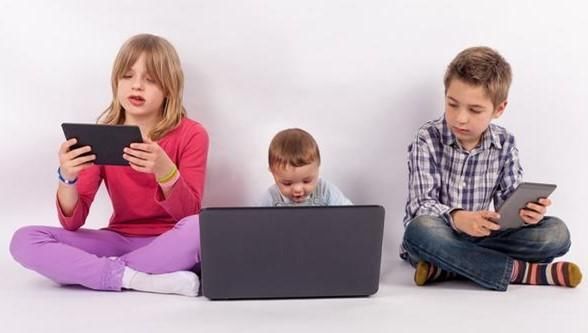 分析孩子长时间看电视玩手机的利和弊