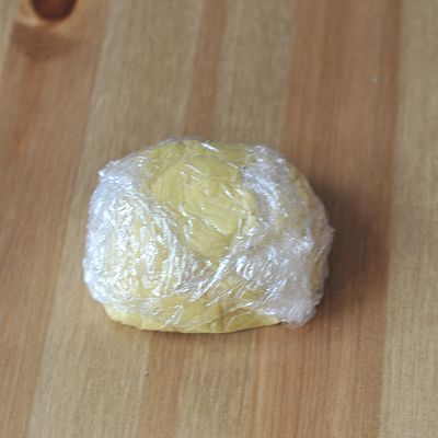 迷你菠萝奶油树莓挞