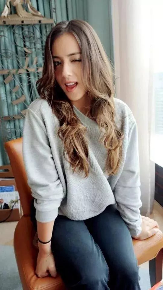 各位看到妇联4的老哥.我想知道有什么梗