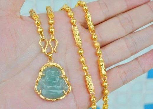 买黄金项链时,不端正这3个观念,珠宝店老板: