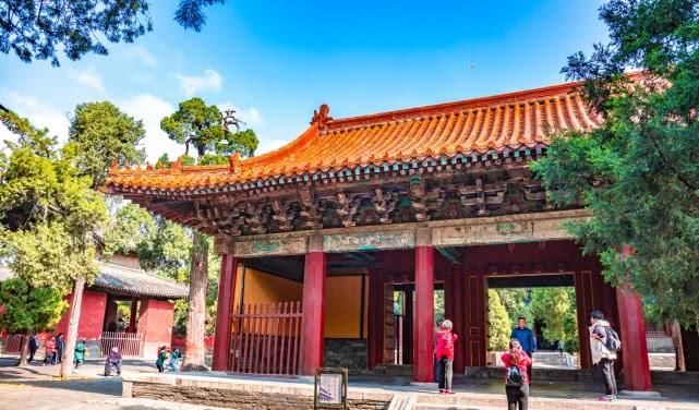 它仿北京故宫修建,拥有皇家建筑规格,门票却比故宫贵不少