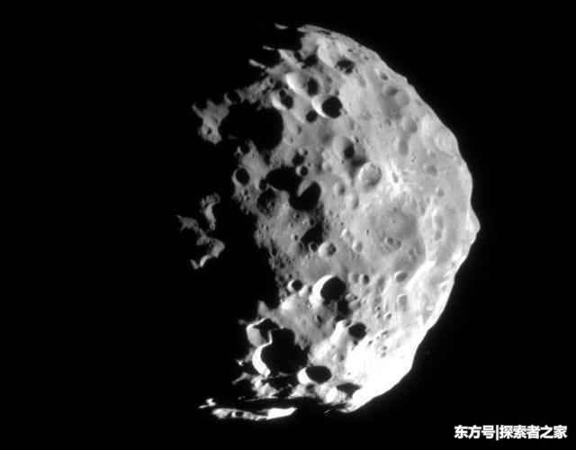 土星系中一颗特立独行的卫星