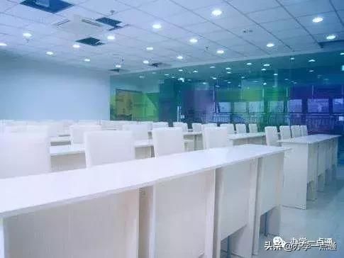 被称为吃青春饭的教育培训机构老师,未来的最