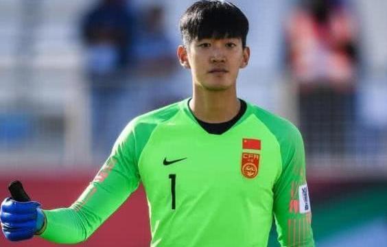 外媒评选中超最强阵,恒大上港鲁能各有一国脚