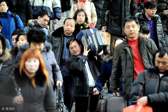 中国综合经济实力增强使得春节回家之路越来越便捷