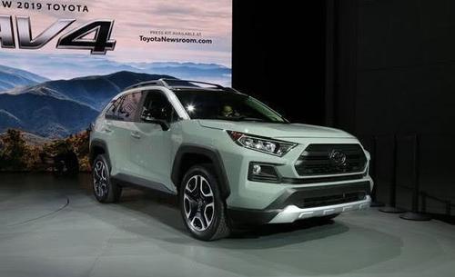 2019款全新丰田RA.V,外观时尚霸气,男人的专