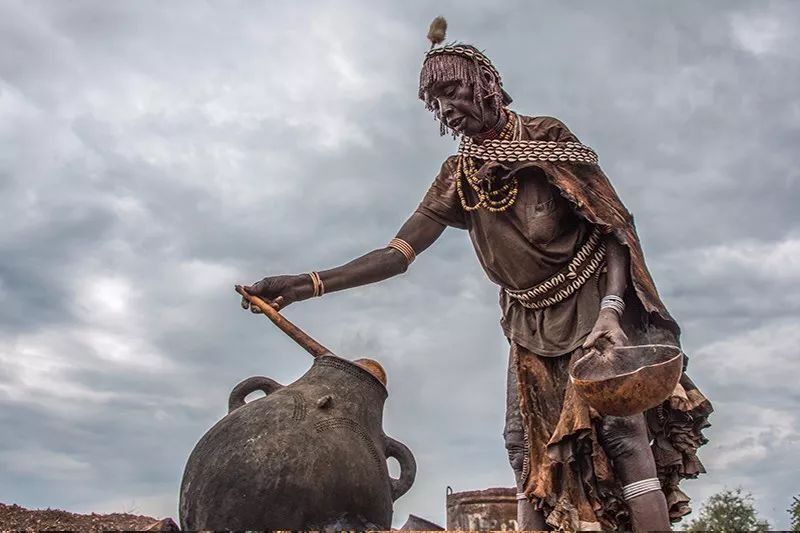 她保留着世界上最原始的部落文化，你对她了解多少?