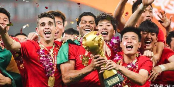 恒大队真的伤害了中国足球吗?这家上海媒体的
