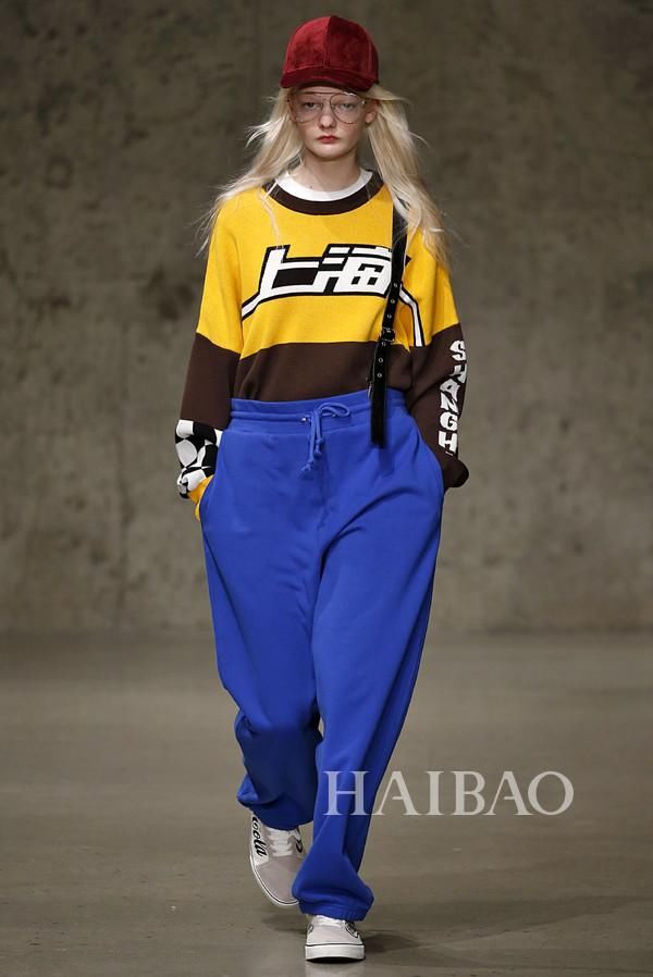 校园装+复古风,难道这就是初恋的感觉?太平鸟