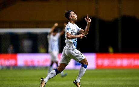 足协限薪令搁浅,年薪缩水引发球员不满,俱乐部