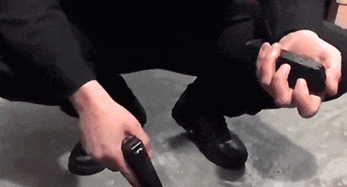 菲律宾换装的格洛克17式和国产92式手枪对比