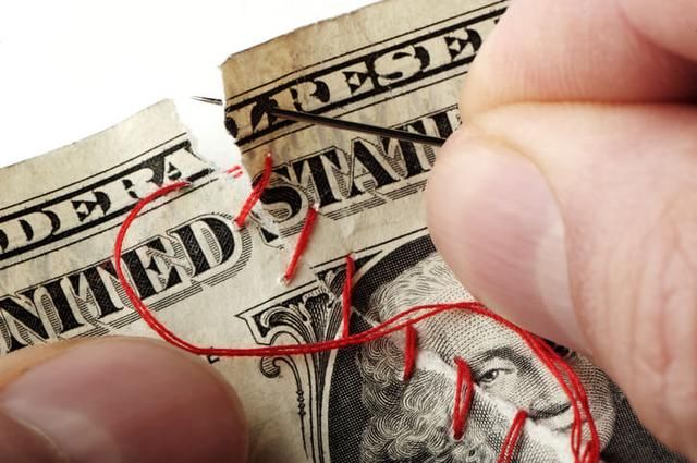 美元再次举起金融屠刀，这10个国家的经济或即将岌岌可危