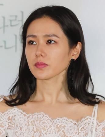 主演韩版《现在，很想见你》孙艺珍悼念竹内结子：很难过、很遗憾