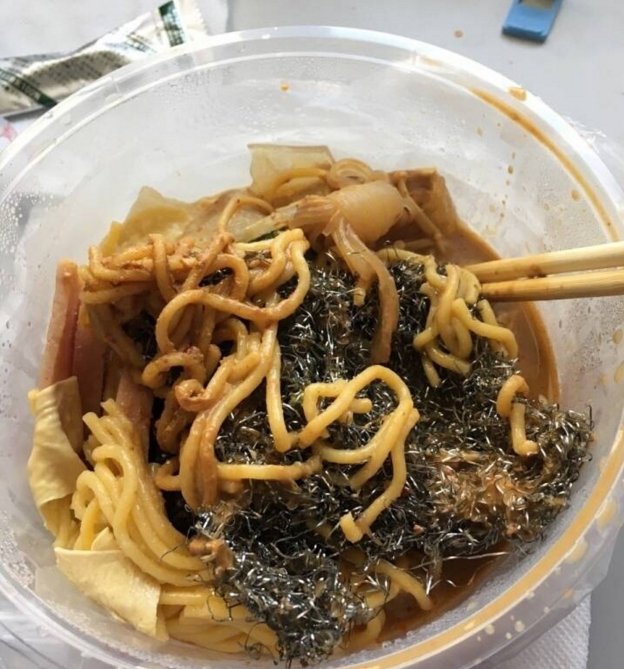 大学食堂奇葩美食实拍:便宜又好吃，根本不够卖