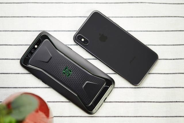 黑鲨游戏手机 VS iPhone X,谁是第一游戏神器