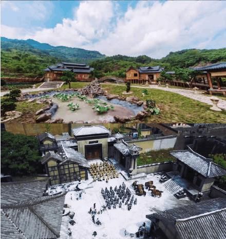 杨幂工作室晒出杨幂日常照,侧颜超美