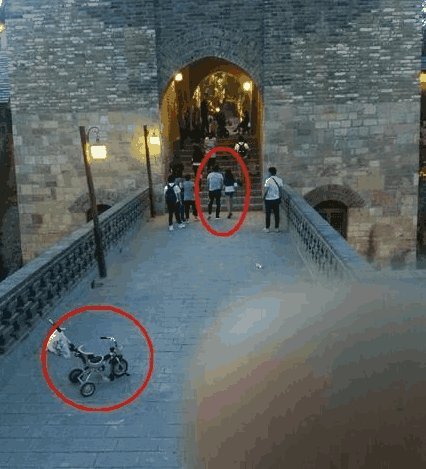 章子怡和汪峰外出游玩,两人不顾形象当众大吵