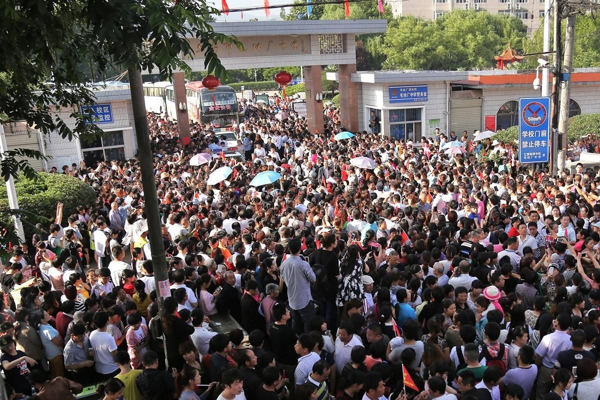 毛坦厂中学复读班异常火爆,家长说了这四个字