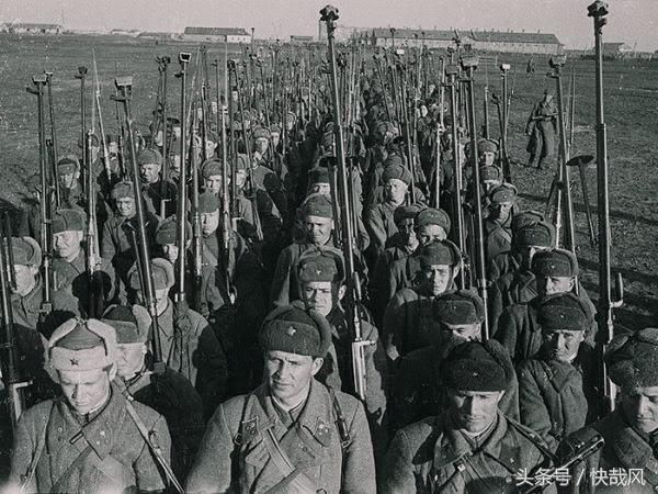 谁对二战贡献最大？美国：我有飞机航母；苏联：我有千万寡妇