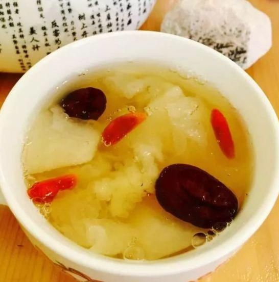 银耳煮5分钟可以吃吗 t01e07a15e102c063ea.jpg