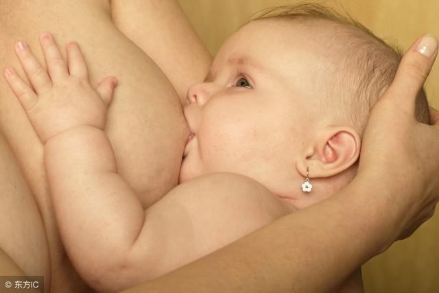 你的母乳太清!没营养!快给宝宝喝奶粉吧!这些谣言你还真信了?