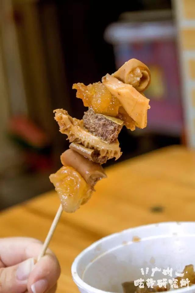 一碗西关味道的牛杂,陪伴着多少人的成长!