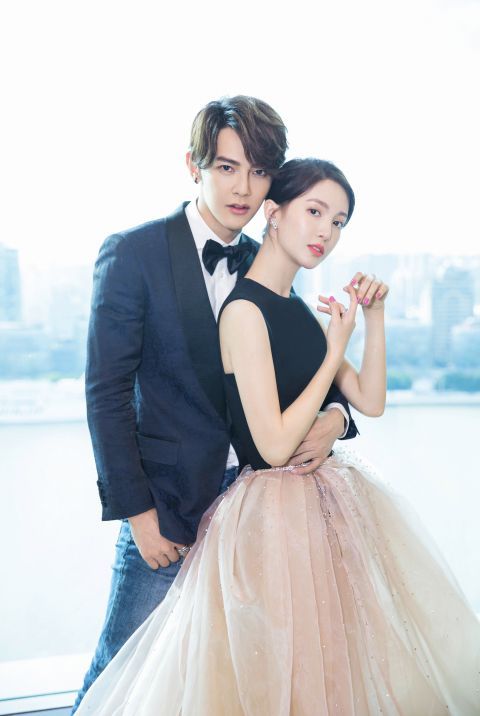 她是邓伦的前女友,曾与汪东城亲密似情侣,今与