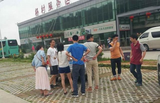 高速路服务区到底能不能停车睡觉?听老司机一