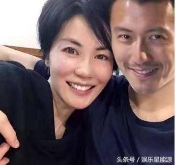 49岁王菲肚子已经大到遮不住了,张拍芝大儿子