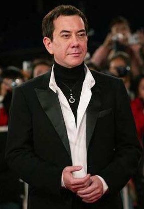 黄秋生私生子被生母赶出家门?只让取走衣服和