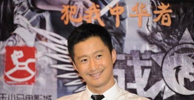 娱乐热点:吴京秒变追星大男孩,满场索要签名,徐克被批不给面子 足球买球网站