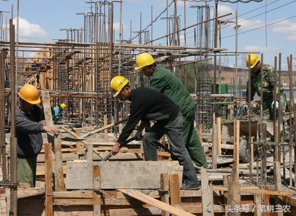 生活压力这么大，为啥有的农民还不愿意外出打工？是挣得太少吗？